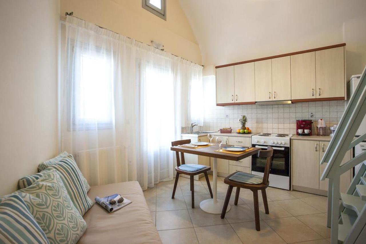 Santorini Med Homes - Sunday Apartment Mesaria Eksteriør billede
